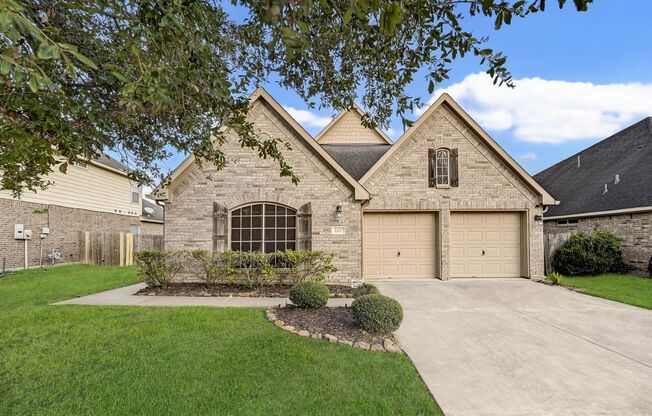 Stunning 4-Bedroom Home in Pearland