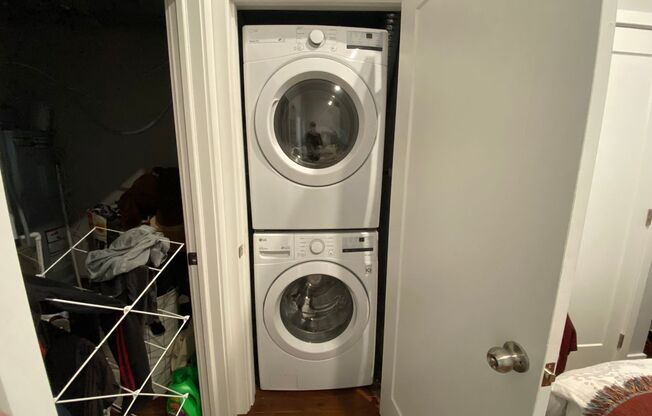 1 bed, 1.5 baths, $1,695, Unit Apt 39