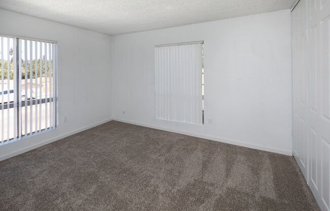 2 beds, 1 bath, 1,001 sqft, $2,395, Unit B-10