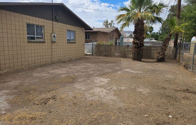 3 bed/2 bath home, freshly remodeled in central Bullhead City