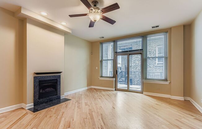 Beautiful 2BD/2BTH Apartment on Lawrence  FOR RENT!