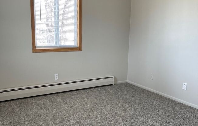 2 beds, 1 bath, 720 sqft, $819, Unit 8