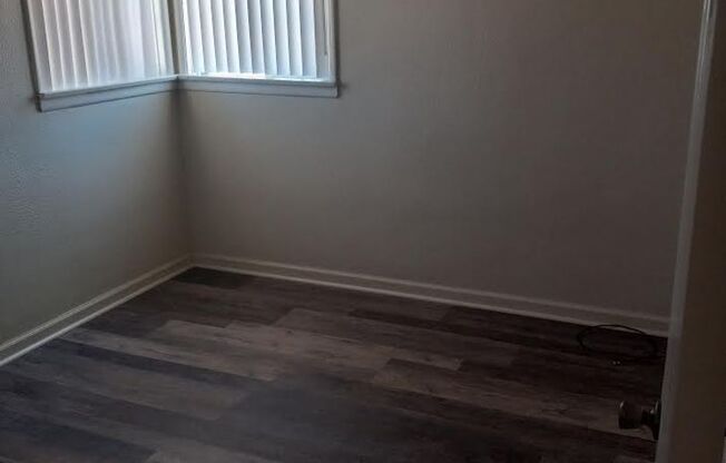 2 beds, 1 bath, $1,000