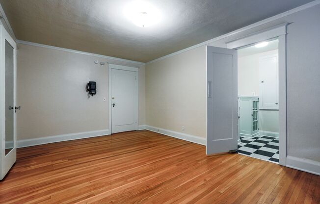 Studio, 1 bath, 380 sqft, $1,250