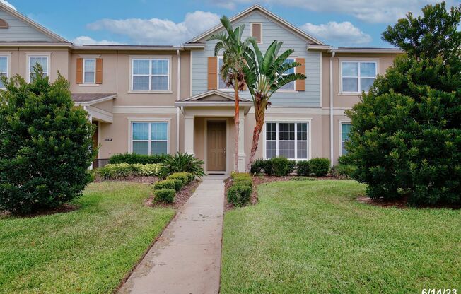 Beautiful 3/2.5 Spacious Townhome with a Paved Courtyard in the Highly Desirable Community of Hamlin Reserve - Winter Garden!