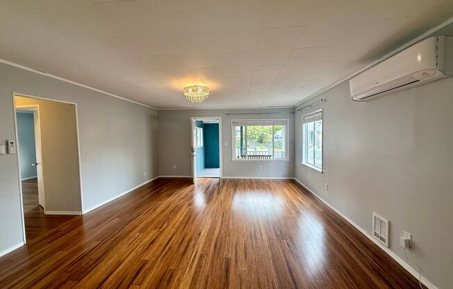 White Center Home
