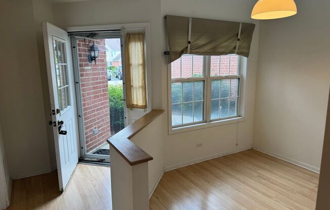 Popular, Turnberry Manor 2BR, 2.5BA, 2-STORY, 1CGAR