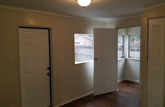 4 beds, 2 baths, $2,995