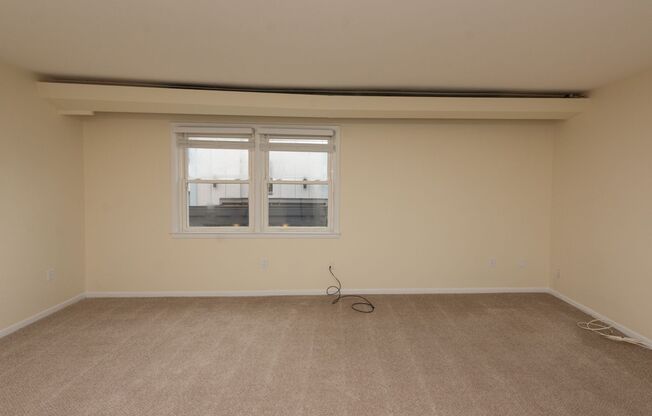 2 beds, 1 bath, 1,036 sqft, $1,975, Unit 502M