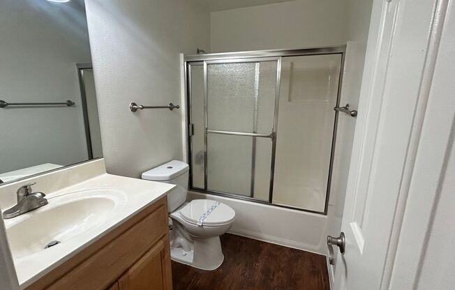 2 beds, 2 baths, 880 sqft, $2,780, Unit N-33