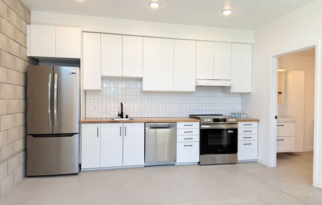 Studio, 1 bath, 285 sqft, $2,520, Unit 100