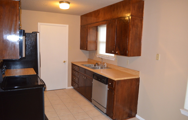 Great 3 bedroom in Killeen with washer and dryer connections and brand new carpet.