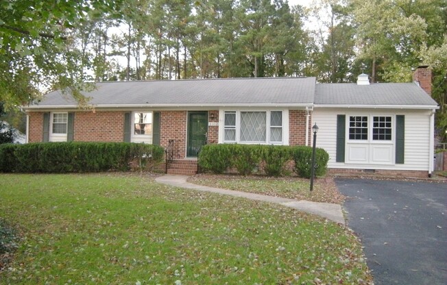 Brick Ranch in Hanover off Atlee Rd.