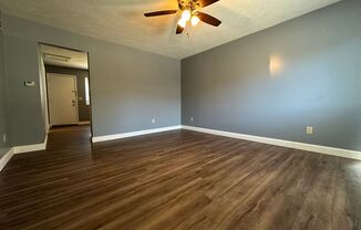 2 beds, 1.5 baths, $1,099, Unit 4