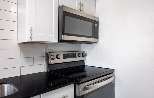 2 beds, 1 bath, 780 sqft, $1,149, Unit 11502