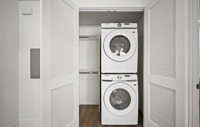 Studio, 1 bath, 356 sqft, $1,791, Unit 212