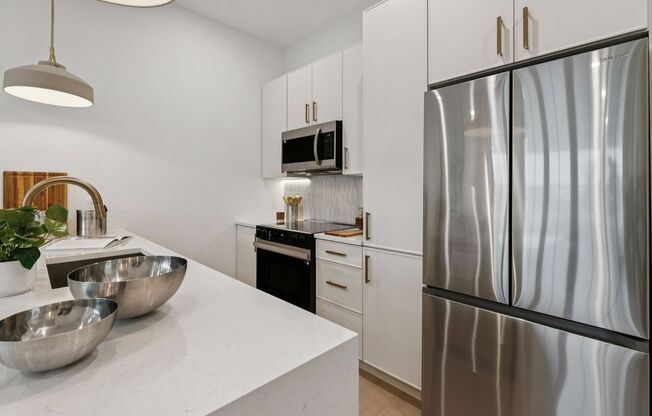 1 bed, 1 bath, 700 sqft, $1,696, Unit 402