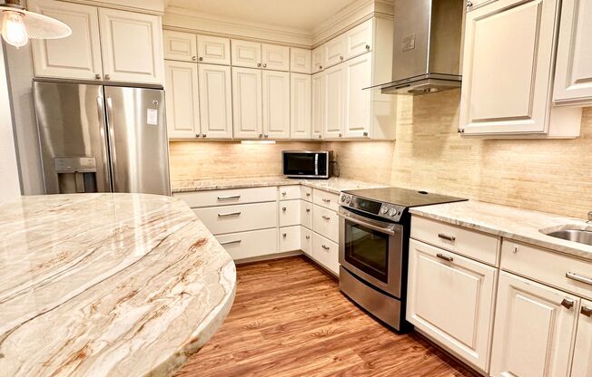 Sutton Place - 3 beds 2.5 baths!  Parking!  Pets Welcome!