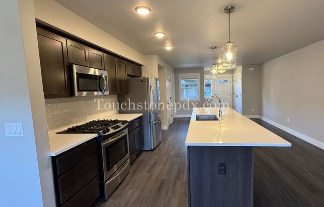 Charming 3 Bed, 2 Bath Townhome with Garage in Beautiful Sandy