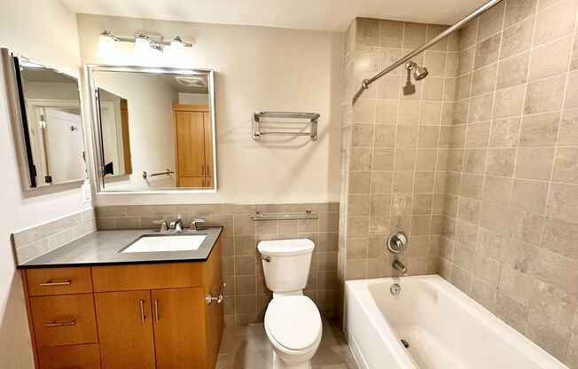 1 bed, 1 bath, $2,750, Unit 811