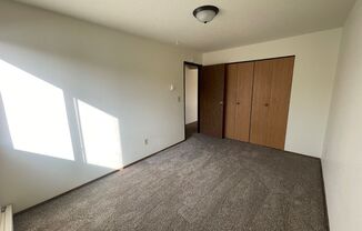 2 beds, 1 bath, 700 sqft, $805, Unit 09