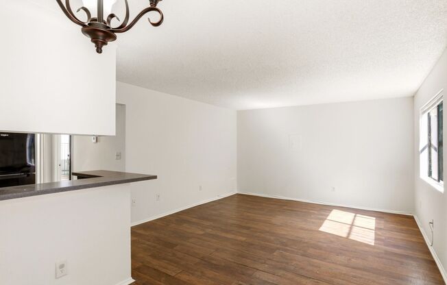 Harvard, Glendale Residences