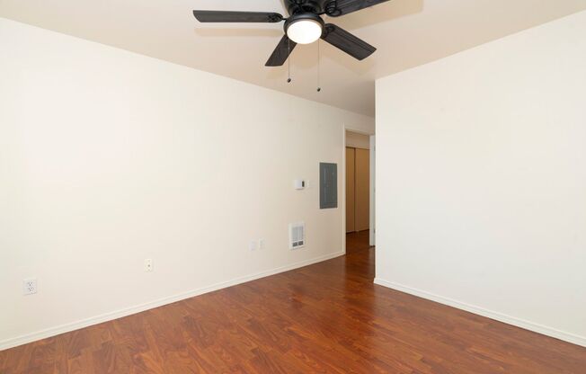 2 beds, 1 bath, 824 sqft, $2,595, Unit #207