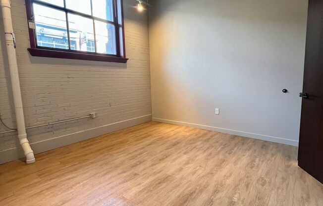 1 bed, 1 bath, 818 sqft, $1,350, Unit 103