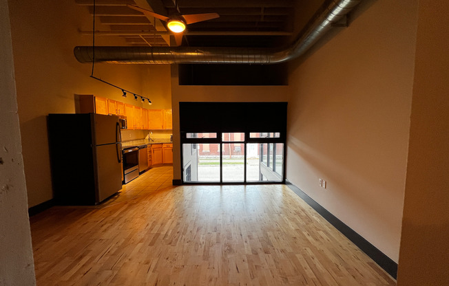 1 bed, 1 bath, 715 sqft, $1,275, Unit 246