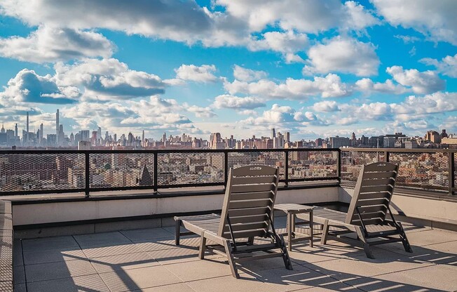 2 beds, 1 bath, $4,100, Unit 1207