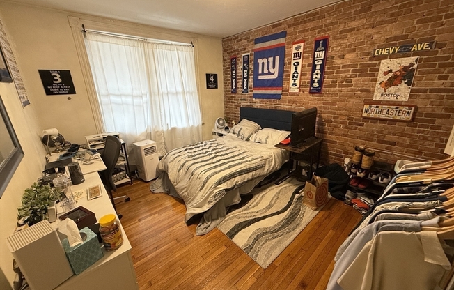 880 HUNTINGTON AVE