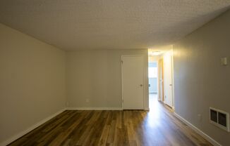 2 beds, 1 bath, $1,425, Unit 3932