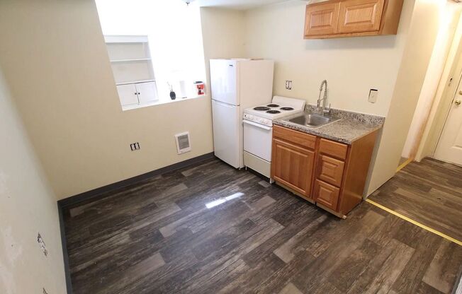 Studio, 1 bath, 260 sqft, $795, Unit Unit 7