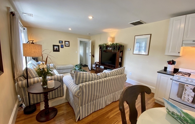 38 Grossman St 2L
