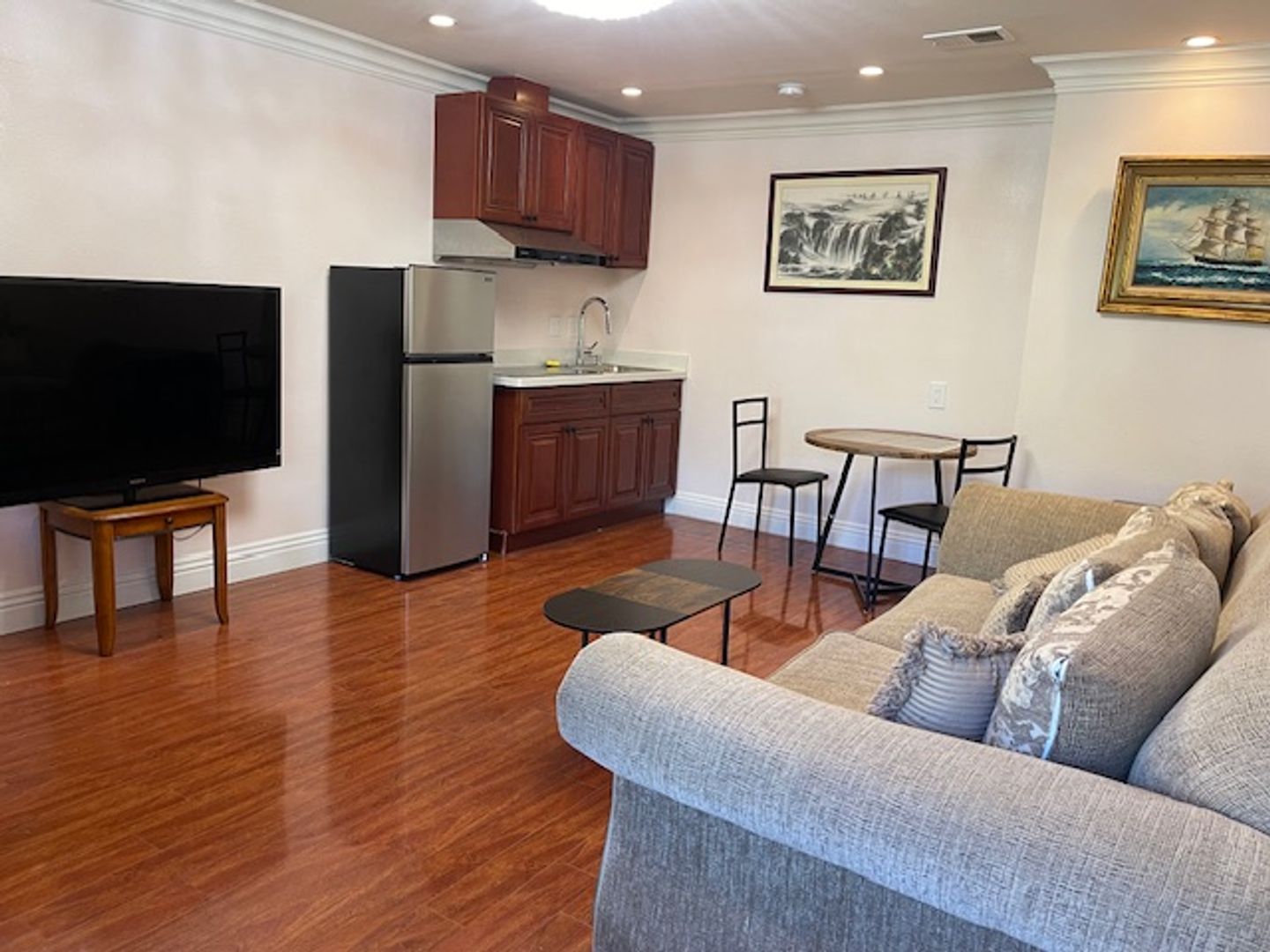 Fully furnished One bedroom unit for rent in Fremont Parkmont area