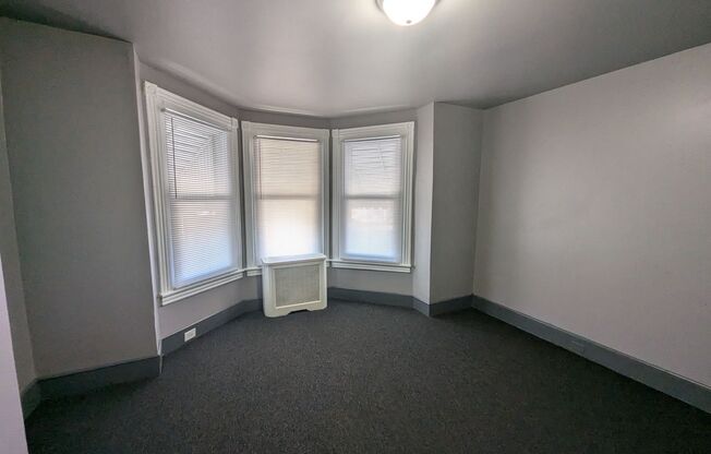 3 beds, 1 bath, $1,400