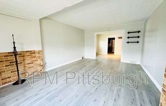260 W MARIGOLD ST