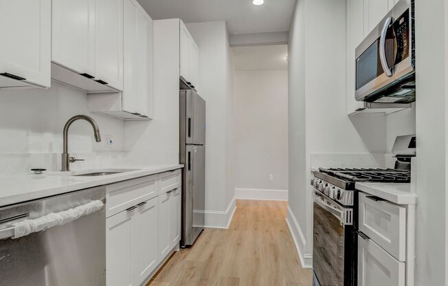 Spacious 4-Bedroom, 2-Bathroom Apartment in Vibrant Capitol Hill Neighborhood