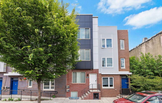 2032 N FRANKLIN ST