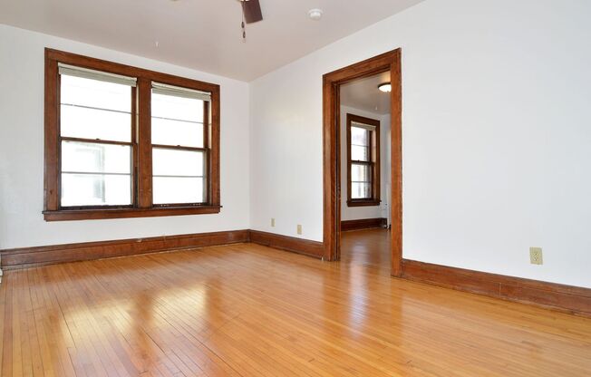 1 bed, 1 bath, 410 sqft, $880, Unit 22 - 27