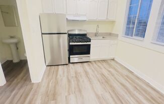 1645 W 48 ST