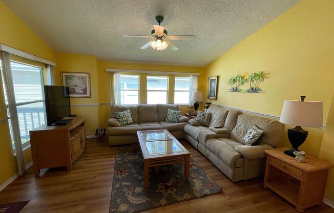 ANNUAL RENTAL - FURNISHED 2 BED / 2 BATH HIDDEN GEM! 55+ COMMUNITY IN CORKSCREW WOODLANDS