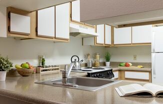 2 beds, 1 bath, 784 sqft, $1,625, Unit GHP120