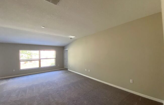 4 beds, 2 baths, $1,895