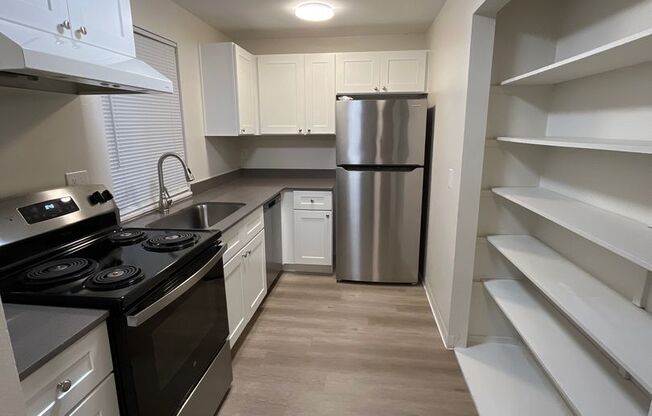 Kingswood Townhome Apartments