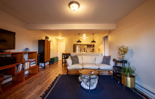 1 bed, 1 bath, $2,000, Unit UNIT 39 2