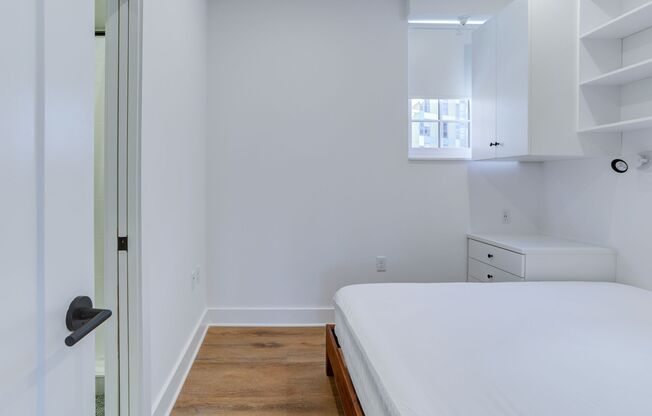 1 bed, 1 bath, 110 sqft, $1,490