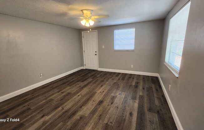 2 beds, 1 bath, 900 sqft, $1,495, Unit 8009