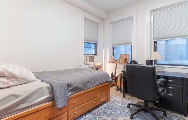 3 beds, 2 baths, 773 sqft, $4,700, Unit 1
