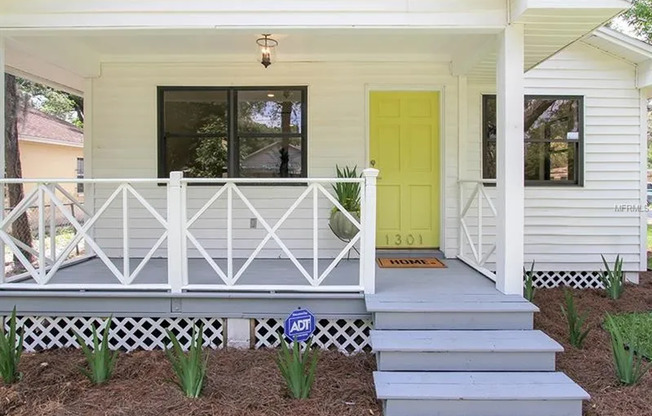 Fully Renovated Home in Prime Tampa Location with Fenced and Private Yard! 3bed |1.5 bath